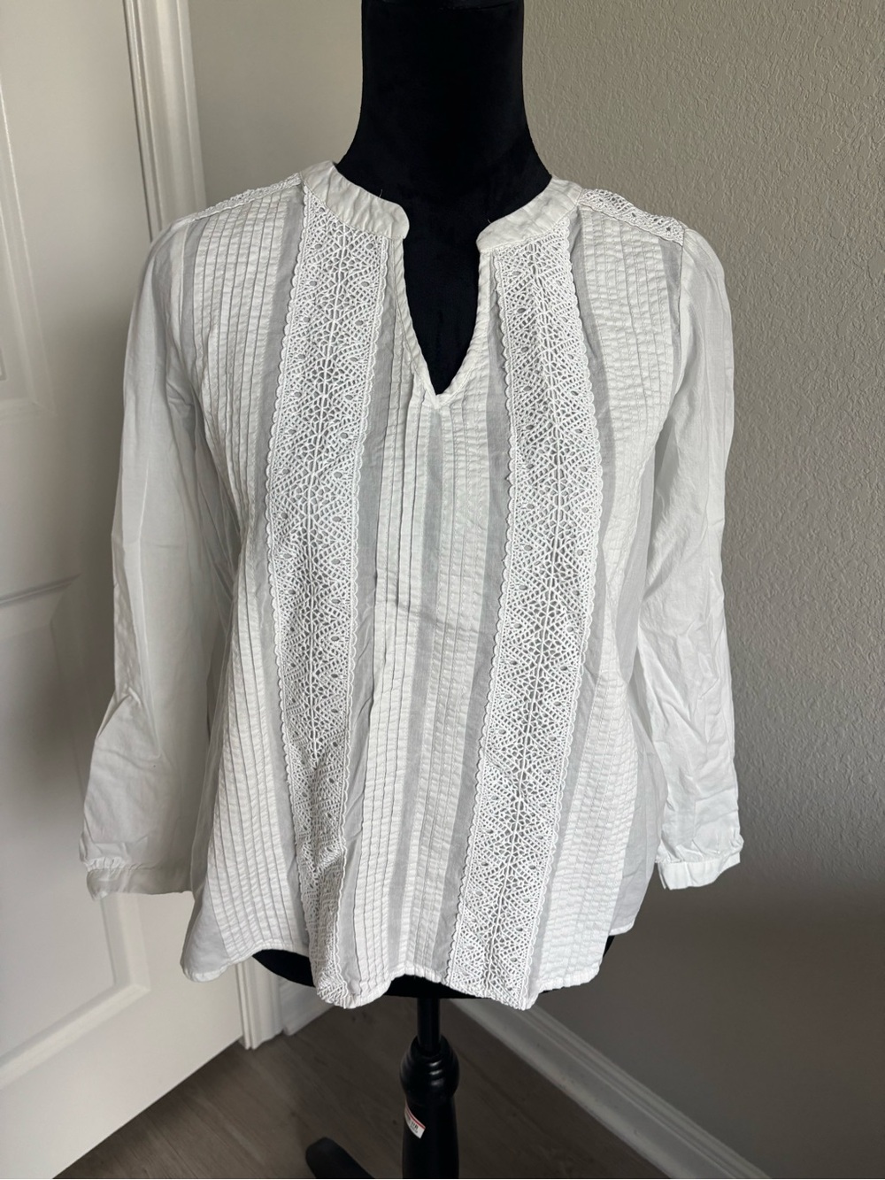 Old Navy White Long Sleeve Blouse Size Small